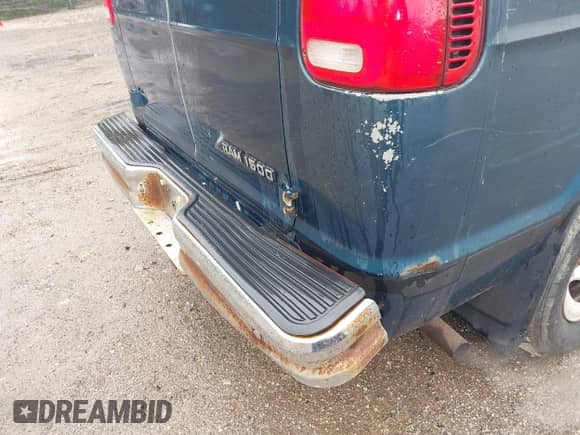 2000 Dodge RAM with VIN 2B7HB11Y3YK127939, listed as a IAAI auction lot 42306448 with 144,284 mi miles and . Bid and sale history available at DreamBid. Image 6.