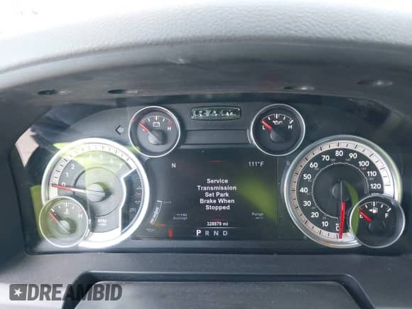 2015 Ram 1500 Big Horn z VIN 1C6RR6LT4FS660956, wystawiony jako IAAI lot #43097619 z przebiegiem 328 879 mil mil oraz . Historia ofert i sprzedaży dostępna na DreamBid. Obrazek 7.