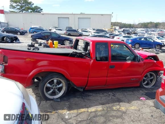 2001 Chevrolet S-10 LS с VIN 1GCCS19W818196034, выставлен на аукционе IAAI как лот 41571114 с пробегом 222 440 миль миль и . История ставок и продаж доступна на DreamBid. Изображение 12.