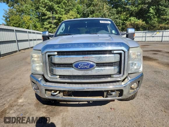 2015 Ford F-250 Lariat z VIN 1FT7W2BT7FEB75339, wystawiony jako Copart lot #87304385 z przebiegiem 196 878 mil mil oraz Szkoda całkowita • Salvage title. Historia ofert i sprzedaży dostępna na DreamBid. Obrazek 5.