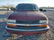 2001 Chevrolet Blazer LS z VIN 1GNCT18W51K123809, wystawiony jako Copart lot #86491294 z przebiegiem 211 514 mil mil oraz Szkoda całkowita • Salvage title. Historia ofert i sprzedaży dostępna na DreamBid. Obrazek 5.