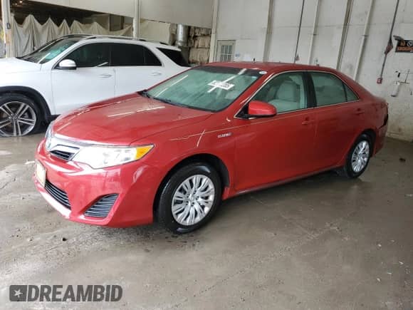 2013 Toyota Camry XLE with VIN 4T1BD1FK9DU081909, listed as a Copart auction lot 82172285 with 109,712 mi miles and Salvage title. Bid and sale history available at DreamBid. Image 1.