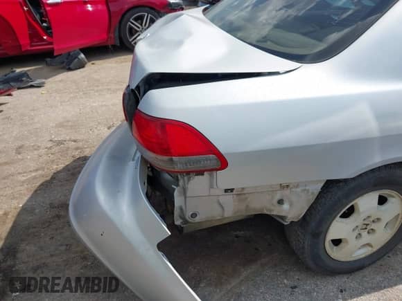 2002 Honda Accord EX with VIN 1HGCG16572A054301, listed as a IAAI auction lot 42986815 with 212,723 mi miles and . Bid and sale history available at DreamBid. Image 6.