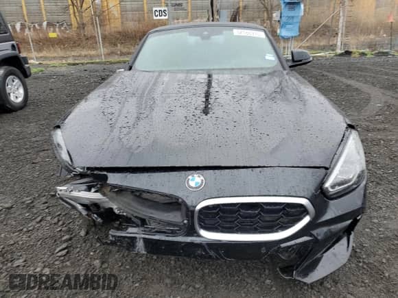 2025 BMW Z4 sDrive30i z VIN WBAHF3C06SWY43759, wystawiony jako Copart lot #52188975 z przebiegiem 1 638 mil mil oraz Szkoda całkowita • Salvage title. Historia ofert i sprzedaży dostępna na DreamBid. Obrazek 5.
