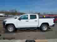 2023 Chevrolet Colorado 2WD Work Truck с VIN 1GCPSBEK8P1201275, выставлен на аукционе IAAI как лот 40877600 с пробегом 20 053 миль миль и . История ставок и продаж доступна на DreamBid. Изображение 14.
