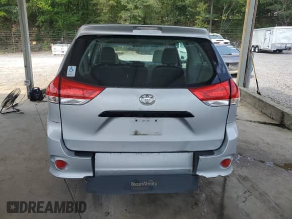 2014 Toyota Sienna L with VIN 5TDZK3DC0ES513289, listed as a Copart auction lot 69385975 with 340,709 mi miles and Clean title. Bid and sale history available at DreamBid. Image 6.