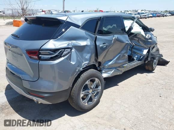 2025 Chevrolet Blazer LT z VIN 3GNKBCR47SS199982, wystawiony jako IAAI lot #42703838 z przebiegiem 4 969 mil mil oraz . Historia ofert i sprzedaży dostępna na DreamBid. Obrazek 4.