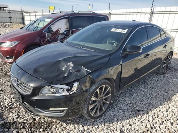 2015 Volvo S60 with VIN YV126MFD5F2303646, listed as a Copart auction lot 81661384 with 146,692 mi miles and Salvage title. Bid and sale history available at DreamBid. Image 1.