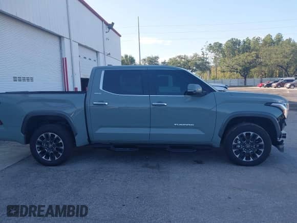 2025 Toyota Tundra Limited with VIN 5TFJA5DB3SX323804, listed as a IAAI auction lot 43213270 with 202 mi miles and . Bid and sale history available at DreamBid. Image 13.