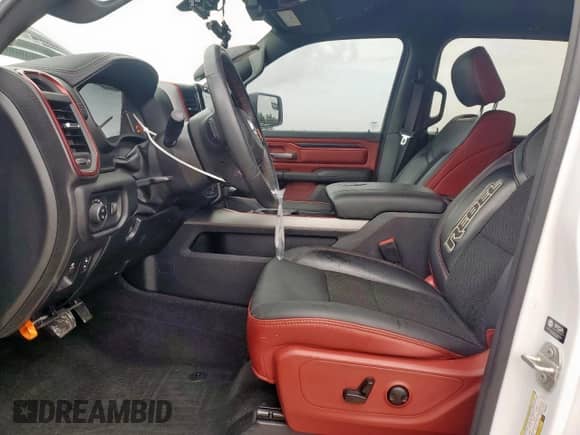 2024 Ram 1500 Rebel z VIN 1C6SRFLT1RN209438, wystawiony jako Copart lot #64185285 z przebiegiem 14 272 mil mil oraz Szkoda całkowita • Salvage title. Historia ofert i sprzedaży dostępna na DreamBid. Obrazek 7.