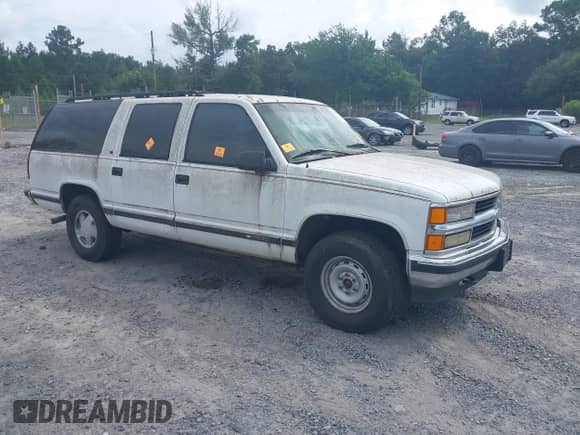 1996 Chevrolet Suburban with VIN 3GNFK16R4TG160793, listed as a IAAI auction lot 42887073 with 295,291 mi miles and . Bid and sale history available at DreamBid. Image 1.