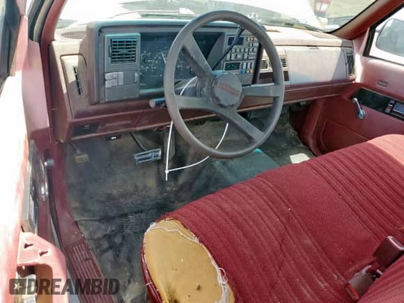 1992 Chevrolet Silverado 1500 с VIN 1GCEC14Z7NZ209430, выставлен на аукционе Copart как лот 65442125 с пробегом 238 311 миль миль и Списание • Salvage title. История ставок и продаж доступна на DreamBid. Изображение 8.