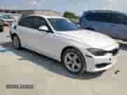 2013 BMW 3 Series 328i с VIN WBA3A5G51DNP26965, выставлен на аукционе Copart как лот 81270935 с пробегом 184 798 миль миль и Списание • Salvage title. История ставок и продаж доступна на DreamBid. Изображение 4.