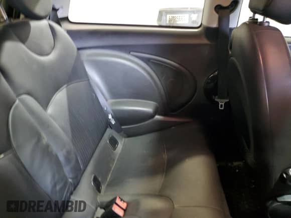 2009 MINI Hardtop S с VIN WMWMF73509TW83066, выставлен на аукционе Copart как лот 58603205 с пробегом 113 242 миль миль и Списание • Salvage title. История ставок и продаж доступна на DreamBid. Изображение 11.
