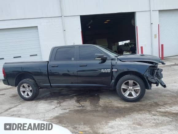 2016 Ram 1500 Sport z VIN 1C6RR6UT3GS257308, wystawiony jako IAAI lot #42419142 z przebiegiem 158 578 mil mil oraz . Historia ofert i sprzedaży dostępna na DreamBid. Obrazek 14.
