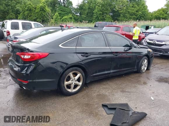 2017 Hyundai Sonata 2.4L с VIN 5NPE24AF8HH554105, выставлен на аукционе IAAI как лот 42440745 с пробегом 140 793 миль миль и . История ставок и продаж доступна на DreamBid. Изображение 4.