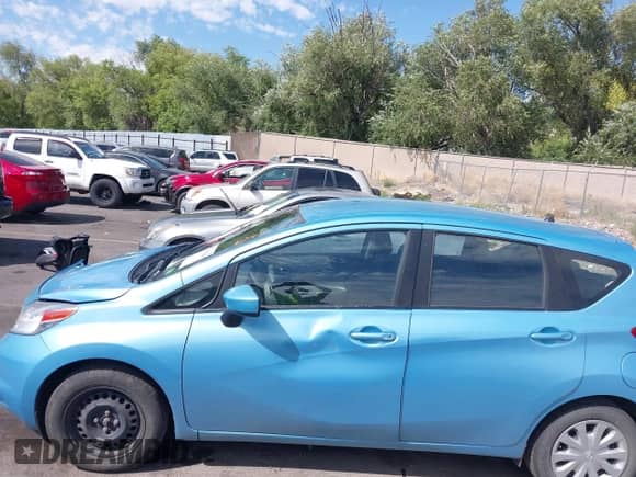 2015 Nissan Note SV z VIN 3N1CE2CP3FL359974, wystawiony jako IAAI lot #42932548 z przebiegiem 60 181 mil mil oraz . Historia ofert i sprzedaży dostępna na DreamBid. Obrazek 14.