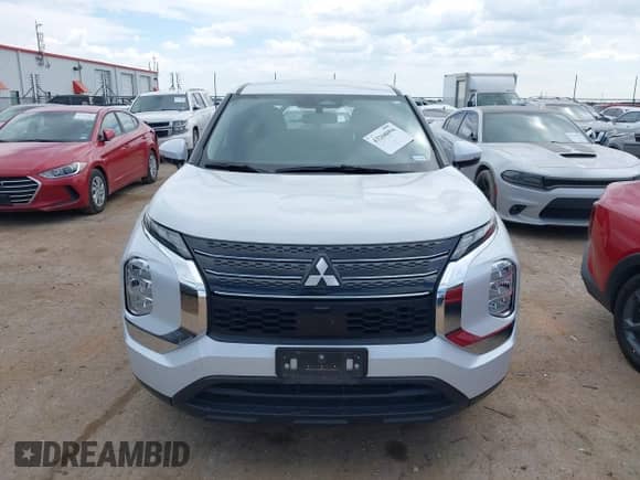 2024 Mitsubishi Outlander ES with VIN JA4J3UA88RZ012424, listed as a IAAI auction lot 43268094 with 33,505 mi miles and . Bid and sale history available at DreamBid. Image 12.