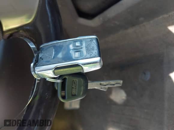 2015 GMC Sierra 1500 Denali with VIN 3GTU2WEC5FG114727, listed as a IAAI auction lot 42687823 with 265,860 mi miles and . Bid and sale history available at DreamBid. Image 10.