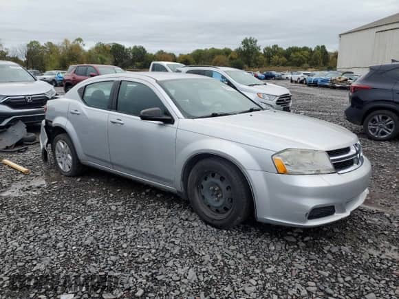 2011 Dodge Avenger Express z VIN 1B3BD4FBXBN579325, wystawiony jako Copart lot #84595305 z przebiegiem 167 905 mil mil oraz Szkoda całkowita • Salvage title. Historia ofert i sprzedaży dostępna na DreamBid. Obrazek 4.