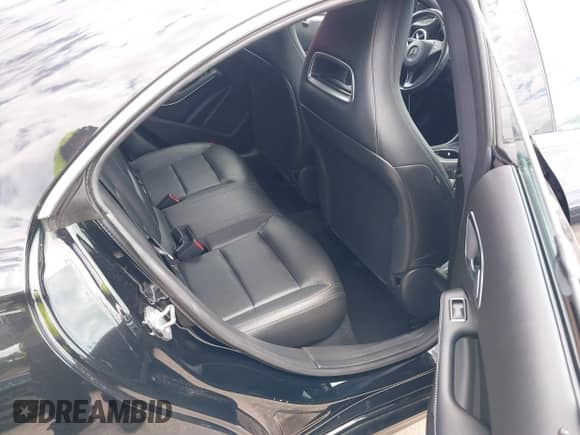 2018 Mercedes-Benz CLA 250 с VIN WDDSJ4GB1JN658280, выставлен на аукционе IAAI как лот 42330415 с пробегом 108 098 миль миль и . История ставок и продаж доступна на DreamBid. Изображение 8.