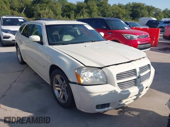 2005 Dodge Magnum RT with VIN 2D4GV58205H541963, listed as a IAAI auction lot 43318789 with Not provided miles and . Bid and sale history available at DreamBid. Image 1.