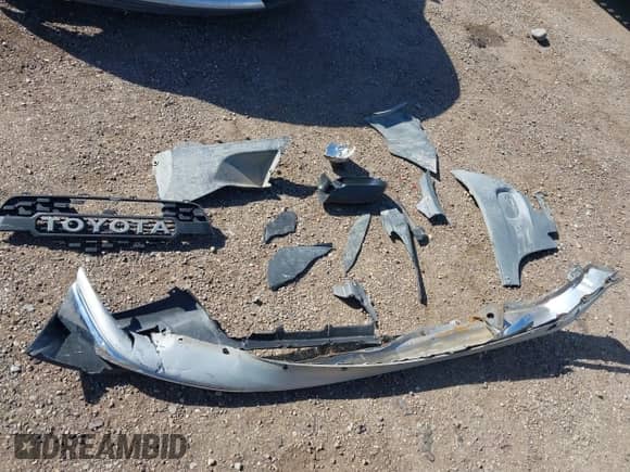 2004 Toyota Tacoma PreRunner z VIN 5TESM92NX4Z451808, wystawiony jako IAAI lot #41818256 z przebiegiem 242 858 mil mil oraz . Historia ofert i sprzedaży dostępna na DreamBid. Obrazek 12.