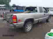 2000 GMC Sierra 1500 SLE z VIN 1GTEK19T0YE186897, wystawiony jako IAAI lot #42636565 z przebiegiem 229 310 mil mil oraz . Historia ofert i sprzedaży dostępna na DreamBid. Obrazek 4.