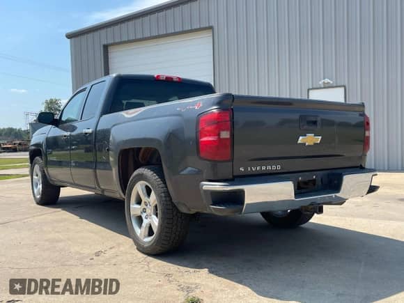2015 Chevrolet Silverado 1500 LS z VIN 1GCVKPEC9FZ308428, wystawiony jako Copart lot #80909945 z przebiegiem 171 898 mil mil oraz Czysty tytuł • Clean title. Historia ofert i sprzedaży dostępna na DreamBid. Obrazek 3.