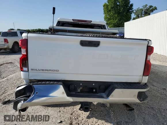 2023 Chevrolet Silverado 2500HD Work Truck z VIN 1GC1YLE71PF138657, wystawiony jako Copart lot #66534035 z przebiegiem 77 099 mil mil oraz Szkoda całkowita • Salvage title. Historia ofert i sprzedaży dostępna na DreamBid. Obrazek 6.