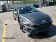 2024 Hyundai Elantra SE z VIN KMHLL4DG3RU795792, wystawiony jako Copart lot #69591345 z przebiegiem 9 347 mil mil oraz Szkoda całkowita • Salvage title. Historia ofert i sprzedaży dostępna na DreamBid. Obrazek 13.