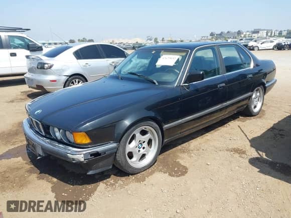1990 BMW 7 Series с VIN WBAGB4316LDB63866, выставлен на аукционе IAAI как лот 42625032 с пробегом Не указан миль и . История ставок и продаж доступна на DreamBid. Изображение 2.
