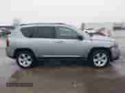 2017 Jeep Compass Sport с VIN 1C4NJCBA7HD124023, выставлен на аукционе IAAI как лот 41436187 с пробегом Не указан миль и . История ставок и продаж доступна на DreamBid. Изображение 13.