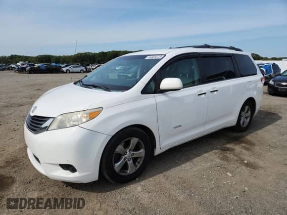 2013 Toyota Sienna LE AAS with VIN 5TDKK3DC4DS304539, listed as a Copart auction lot 84600075 with 141,739 mi miles and Clean title. Bid and sale history available at DreamBid. Image 1.