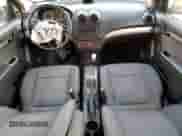 2007 Chevrolet Aveo LS z VIN KL1TD56637B051430, wystawiony jako Copart lot #81585564 z przebiegiem Nie podano mil oraz Nie do naprawy • Non repairable. Historia ofert i sprzedaży dostępna na DreamBid. Obrazek 8.