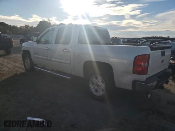 2011 Chevrolet Silverado 1500 LTZ with VIN 3GCPKTE35BG157549, listed as a Copart auction lot 86774775 with 239,101 mi miles and Clean title. Bid and sale history available at DreamBid. Image 2.