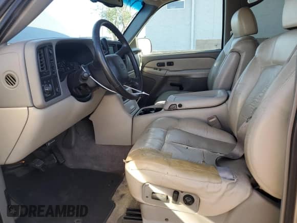 2000 Chevrolet Suburban LT with VIN 3GNFK16T2YG111160, listed as a Copart auction lot 53050345 with 167,293 mi miles and Salvage title. Bid and sale history available at DreamBid. Image 7.