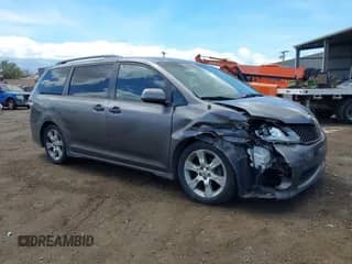 2013 Toyota Sienna SE with VIN 5TDXK3DC2DS324200, listed as a IAAI auction lot 43118012 with 158,753 mi miles and . Bid and sale history available at DreamBid. Image 1.