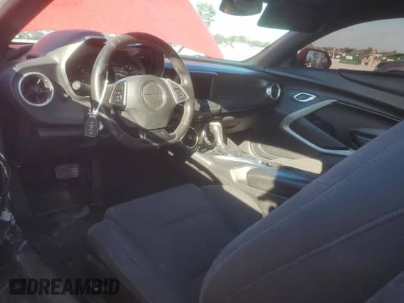 2016 Chevrolet Camaro 1LT z VIN 1G1FB1RS0G0125727, wystawiony jako Copart lot #90820175 z przebiegiem Nie podano mil oraz Czysty tytuł • Clean title. Historia ofert i sprzedaży dostępna na DreamBid. Obrazek 8.