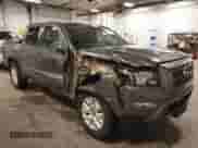 2022 Nissan Frontier SV z VIN 1N6ED1EK6NN674574, wystawiony jako IAAI lot #43176314 z przebiegiem 56 261 mil mil oraz . Historia ofert i sprzedaży dostępna na DreamBid. Obrazek 6.