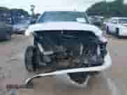 2019 Ram 1500 Tradesman z VIN 3C6JR6DT0KG506015, wystawiony jako IAAI lot #42857503 z przebiegiem 64 834 mil mil oraz . Historia ofert i sprzedaży dostępna na DreamBid. Obrazek 12.