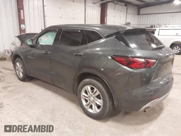 2020 Chevrolet Blazer LT z VIN 3GNKBHR40LS632170, wystawiony jako IAAI lot #42336561 z przebiegiem 61 461 mil mil oraz . Historia ofert i sprzedaży dostępna na DreamBid. Obrazek 3.