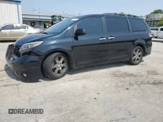2017 Toyota Sienna SE with VIN 5TDXZ3DC8HS776542, listed as a Copart auction lot 71485065 with 150,951 mi miles and Salvage title. Bid and sale history available at DreamBid. Image 1.