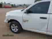 2020 Ram 1500 Tradesman z VIN 1C6RR6FG0LS138352, wystawiony jako IAAI lot #42085740 z przebiegiem 156 050 mil mil oraz . Historia ofert i sprzedaży dostępna na DreamBid. Obrazek 6.