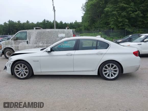 2015 BMW 5 Series 535i xDrive with VIN WBA5B3C57FD544079, listed as a IAAI auction lot 42559082 with 107,437 mi miles and . Bid and sale history available at DreamBid. Image 14.