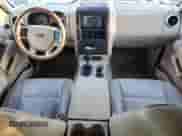 2006 Ford Explorer Limited z VIN 1FMEU75E26UB08155, wystawiony jako Copart lot #87161914 z przebiegiem 165 880 mil mil oraz Szkoda całkowita • Salvage title. Historia ofert i sprzedaży dostępna na DreamBid. Obrazek 8.