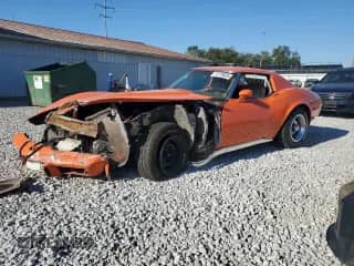 1976 Chevrolet Corvette z VIN 1Z37L6S409905, wystawiony jako Copart lot #71779525 z przebiegiem 9 665 mil mil oraz Szkoda całkowita • Salvage title. Historia ofert i sprzedaży dostępna na DreamBid. Obrazek 1.