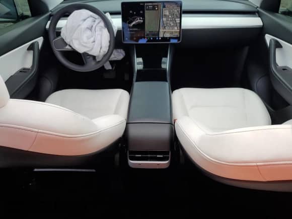 2021 Tesla Model Y Long Range with VIN 5YJYGDEE8MF092993, listed as a Copart auction lot 81125165 with 47,072 mi miles and Non repairable. Bid and sale history available at DreamBid. Image 8.