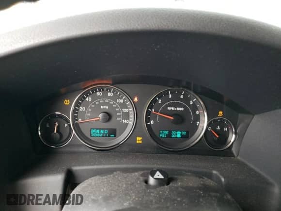 2007 Jeep Commander Limited with VIN 1J8HG58PX7C595809, listed as a Copart auction lot 71267194 with 208,211 mi miles and Non repairable. Bid and sale history available at DreamBid. Image 9.