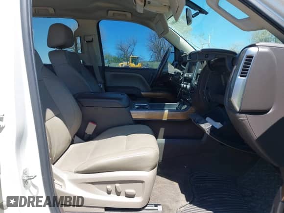 2014 Chevrolet Silverado 1500 LTZ z VIN 3GCUKSEJ0EG439324, wystawiony jako IAAI lot #42148611 z przebiegiem 176 409 mil mil oraz . Historia ofert i sprzedaży dostępna na DreamBid. Obrazek 5.